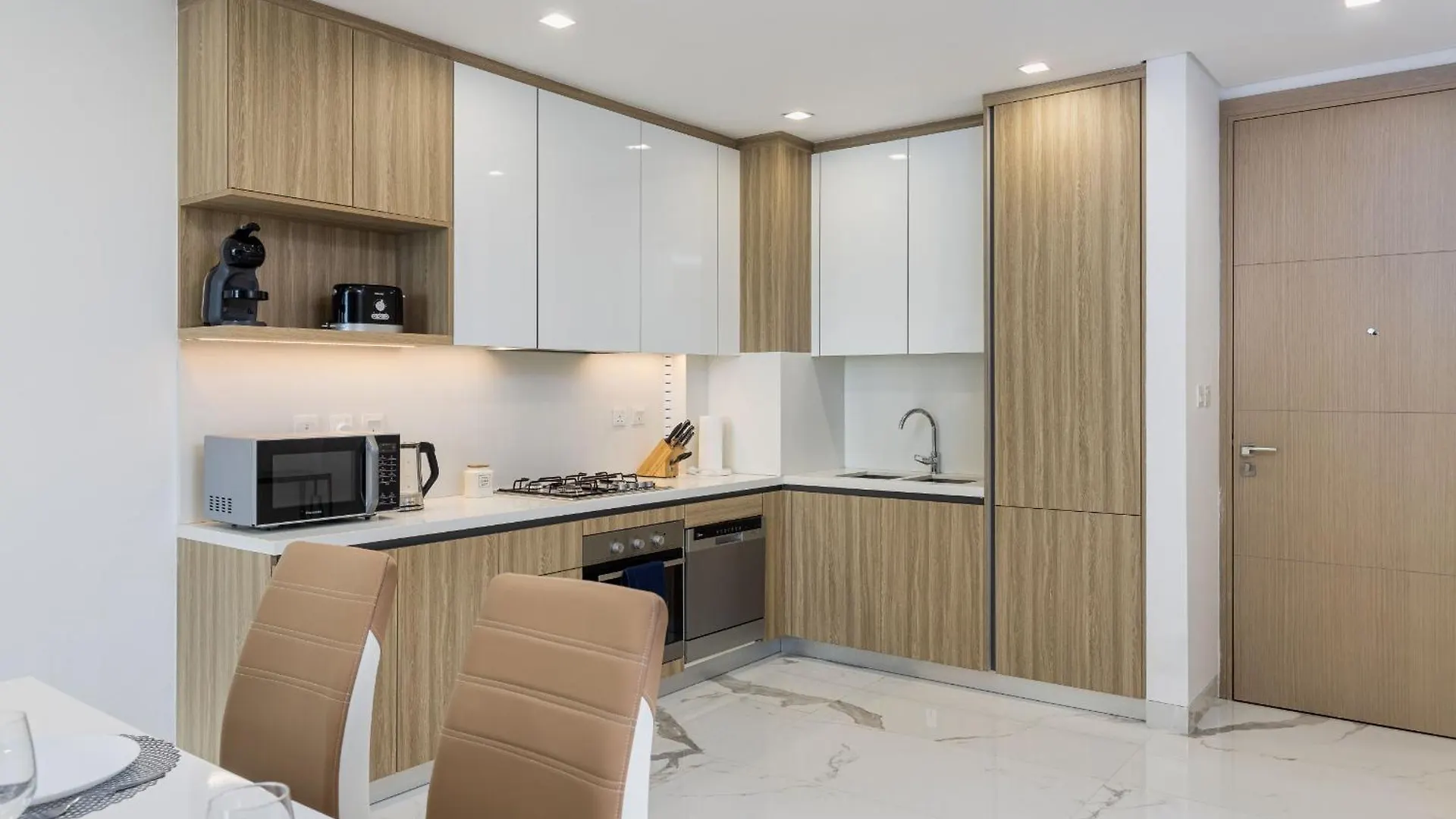 Vayk - Spacious 2Bd Near Park And Mall Dubai Apartment
