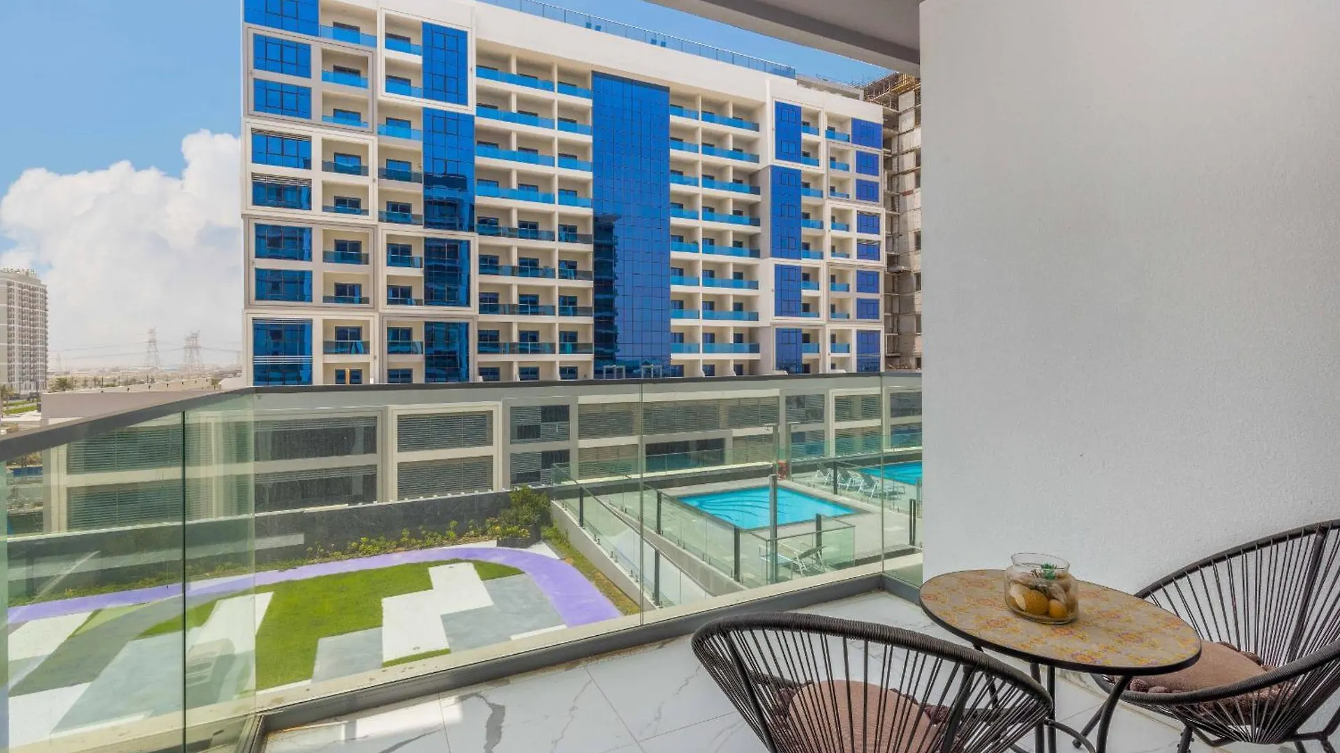 Apartment Vayk - Spacious 2Bd Near Park And Mall Dubai United Arab Emirates